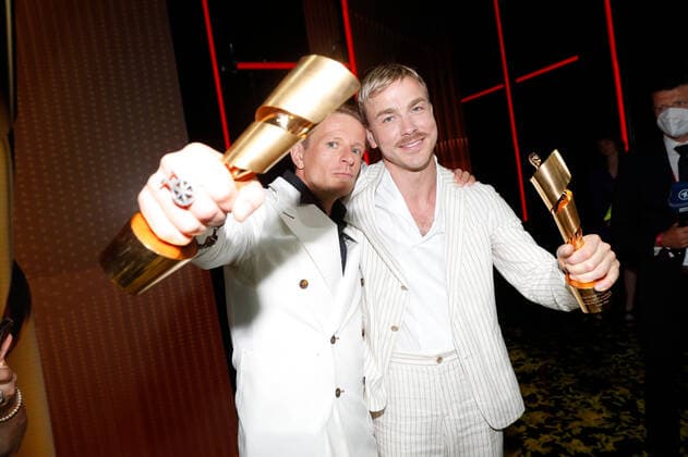 Deutscher Filmpreis 2022 Alexander Scheer und Albrecht Schuch auf der Party bei der Verleihung der Lola - Deutscher Filmpreis 2021 im Palais am Funkturm in der Messe Berlin. Copyright: xEventpressxGolejewskix