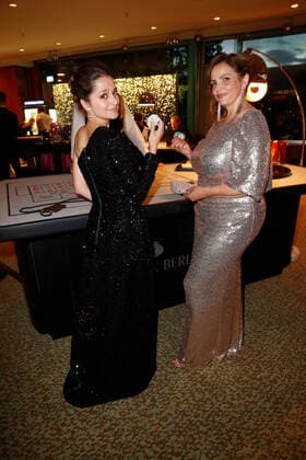 Deutscher Filmpreis 2022 Sarah Alles mit Rebecca Immanuel auf der Party bei der Verleihung der Lola - Deutscher Filmpreis 2021 im Palais am Funkturm in der Messe Berlin. Copyright: xEventpressxGolejewskix