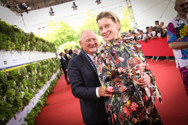 Deutscher Filmpreis 2022 Burghart Klaußner mit Caroline Peters Deutscher Filmpreis 2022 Verleihung im Palais am Funkturm in Berlin Copyright: xEventpressxFuhrx