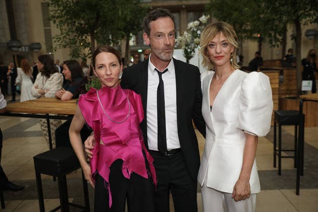 Deutscher Filmpreis 2022 Katharina Schüttler und Jörg Hartmann mit Heike Makatsch Deutscher Filmpreis 2022 Verleihung im Palais am Funkturm in Berlin Copyright: xEventpressxFuhrx