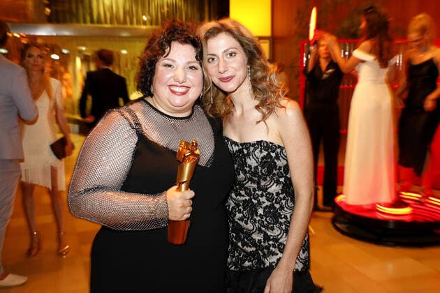Meltem Kaptan mit ihrer Schwester Perya Kaptan bei der Deutscher Filmpreis Lola Aftershow Party am 24.06.2022 in Berlin Deutscher Filmpreis 2022 in Berlin - Lola Aftershow Party