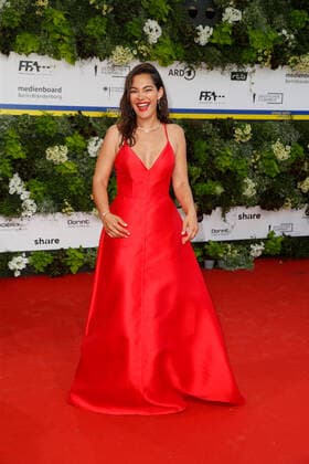 Deutscher Filmpreis 2022 Nilam Farooq auf dem roten Teppich bei der Verleihung der Lola - Deutscher Filmpreis 2021 im Palais am Funkturm in der Messe Berlin. Copyright: xEventpressxGolejewskix