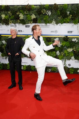 Deutscher Filmpreis 2022 Alexander Scheer und Andreas Dresen auf dem roten Teppich bei der Verleihung der Lola - Deutscher Filmpreis 2021 im Palais am Funkturm in der Messe Berlin. Copyright: xEventpressxGolejewskix