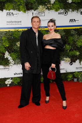 Deutscher Filmpreis 2022 Matthias Schweighöfer mit Ruby O. Fee auf dem roten Teppich bei der Verleihung der Lola - Deutscher Filmpreis 2021 im Palais am Funkturm in der Messe Berlin. Copyright: xEventpressxGolejewskix