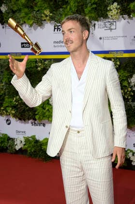 Albrecht Schuch bei der 72. Verleihung des Deutschen Filmpreises 2022 im Palais am Funkturm in der Messe Berlin. Berlin, 24.06.2022