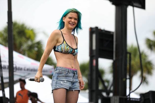 June 24, 2022, St. Petersburg, Florida, USA: MuMu performs during St. Pete Pride s concert on Friday, June 24, 2022 in St. Petersburg. St. Petersburg USA - ZUMAs70_ 20220624_zan_s70_113 Copyright: xLaurenxWittex