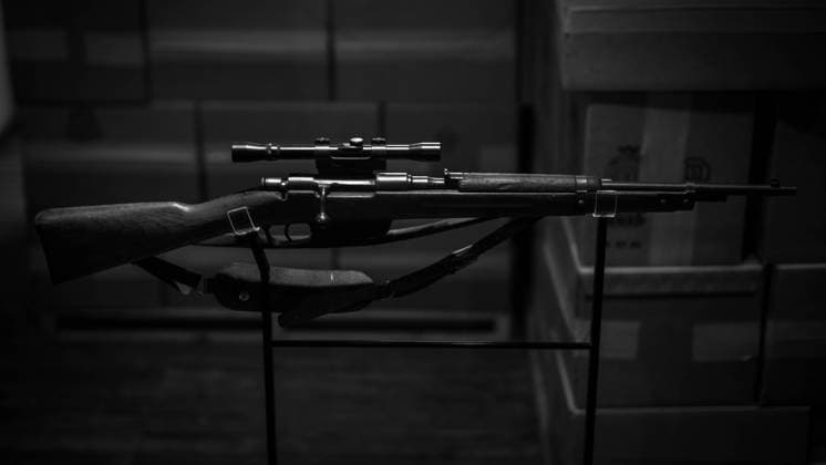 IMAGO History, Ermordung von US-Präsident John F. Kennedy in Dallas, 1963 John F. Kennedy Assassination 60th Anniversary Lee Harvey Oswald used a Mannlichaer Carcanno rifle - this is the same model as the one in FBI posession and held as evidence in the assassination investigation of John F. Kennedy, the 35th President of the United States on 22 November 1963 Dallas, Texas United States  Copyright: xGeorgexWilsonx originalFilename: wilson-notitle220624_npxQ4.jpg