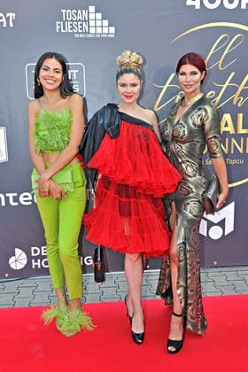 Entertainment Themen der Woche KW25 All together Gala Dinner. Bruna Rodrigues , Yvonne Woelke und Micaela Schäfer anläßlich des All together Gala Dinner s am 25.06.2022 im Top Fit Studio Waghäusel-Wiesental . 20220625MWI24329 *** All together Gala Dinner Bruna Rodrigues , Yvonne Woelke and Micaela Schäfer on the occasion of the All together Gala Dinner s on 25 06 2022 in Top Fit Studio Waghäusel Wiesental 20220625MWI24329