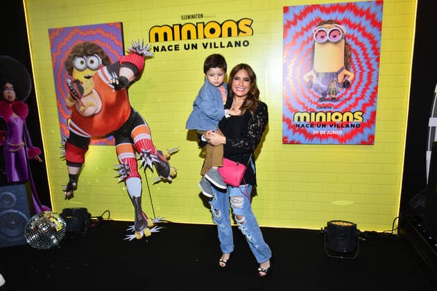 June 26, 2022, Mexico City, Mexico City, Mexico: June 26, 2022, Mexico City, Mexico: Linet Puente accompanied by her son attend during the red carpet of Minions: The Rise of Gru film premiere at Cinemex Antara. on June 26, 2022 in Mexico City, Mexico. Mexico City Mexico - ZUMAe321 20220626_zia_e321_006 Copyright: xCarlosxTischlerx xEyepixxGroupx