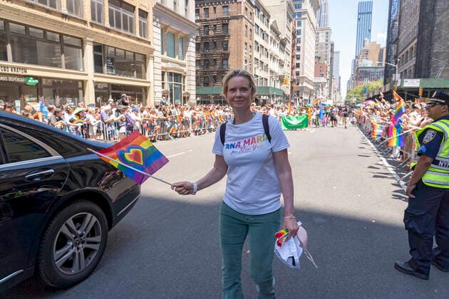 June 26, 2022, New York, United States: Cynthia Nixon participates in the New York City Pride Parade in New York City. Planned Parenthood was the first contingent of the parade this year following the Supreme Court overturning the 50-year-old landmark Roe v. Wade case ending the protection of federal abortions. The annual NYC Pride Parade returned fully in person this year after being scaled back in 2021 and cancelled in 2020 due to the COVID-19 pandemic. New York United States - ZUMAs197 20220626_zaa_s197_379 Copyright: xRonxAdarx