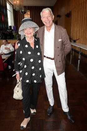 Ulla Klingbeil und Jo Groebel bei der außerordentlichen Verleihung vom B.Z. Kulturpreis 2022 im Kino International. Berlin, 26.06.2022