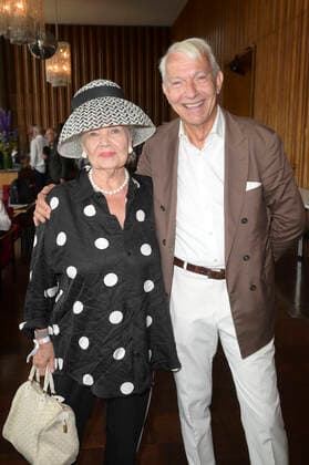 Ulla Klingbeil und Jo Groebel bei der außerordentlichen Verleihung vom B.Z. Kulturpreis 2022 im Kino International. Berlin, 26.06.2022