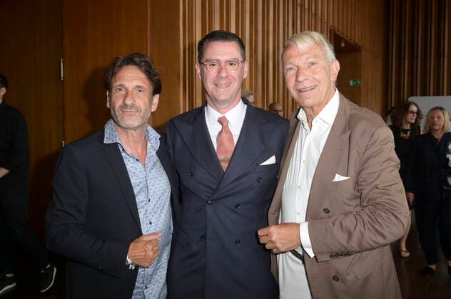Falk-Willy Wild, Andrej Hermlin und Jo Groebel bei der außerordentlichen Verleihung vom B.Z. Kulturpreis 2022 im Kino International. Berlin, 26.06.2022