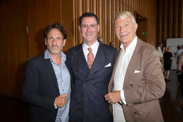 Falk-Willy Wild, Andrej Hermlin und Jo Groebel bei der außerordentlichen Verleihung vom B.Z. Kulturpreis 2022 im Kino International. Berlin, 26.06.2022
