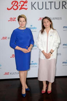Franziska Giffey und Maryna Er Gorbach bei der außerordentlichen Verleihung vom B.Z. Kulturpreis 2022 im Kino International. Berlin, 26.06.2022
