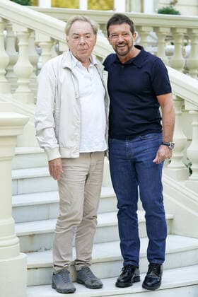 Entertainment Themen der Woche KW26 Entertainment Bilder des Tages British composer Andrew Lloyd Webber and Spanish actor and producer Antonio Banderas attend a photocall in Madrid. June 27, 2022. (2022062762)