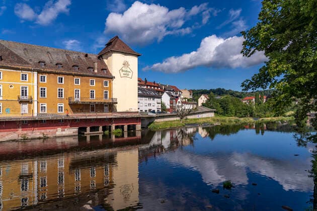 Brückenmühle Brückenmühle in Gernsbach und der Fluss Murg, Murgtal, Schwarzwald, Baden-Württemberg, Deutschland Brückenmühle Bridge mill in Gernsbach and Murg river, Murg valley, Black Forest, Baden-Württemberg, Germany *** Bridge mill Bridge mill in Gernsbach and Murg river, Murg valley, Black Forest, Baden Württemberg, Germany Bridge mill Bridge mill in Gernsbach and Murg river, Murg valley, Black Forest, Baden Württemberg, Germany