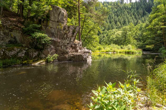 Murgtal Landschaft am Fluss Murg, Murgtal, Schwarzwald, Baden-Württemberg, Deutschland Murg river landscape, Murg valley, Black Forest, Baden-Württemberg, Germany *** Murg river landscape, Murg valley, Black Forest, Baden Württemberg, Germany Murg river landscape, Murg valley, Black Forest, Baden Württemberg, Germany