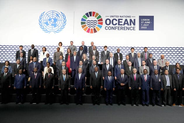 Bilder des Jahres 2022, News 06 Juni News Themen der Woche KW26 News Bilder des Tages 2022 United Nations Oceans Conference in Lisbon Attending leaders pose for the family photo during the United Nations Oceans Conference in Lisbon, Portugal, on June 27, 2022. Lisbon Portugal  Copyright: xPedroxFiuzax originalFilename: fiuza-2022unit220627_npTN1.jpg