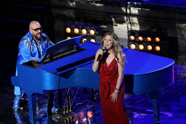 Entertainment Themen der Woche KW26 Entertainment Bilder des Tages June 27, 2022, Athens, Greece: RITA WILSON with DESMOND CHILD singing in Athens. Desmond Child.. perform live for the return of the Parthenon Sculptures.. at the Odeon of Herodes Atticus. Athens Greece - ZUMAv62_ 20220627_zaf_v62_043 Copyright: xAristidisxVafeiadakisx