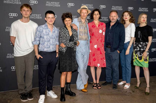 Bilder des Jahres 2022, Entertainment 06 Juni Entertainment Themen der Woche KW26 Ludwig Simon, Paul Zichner, Naemi Feitisch, Alexander Scheer, Nina Kunzendorf, Samuel Finzi, Amy Benkenstein und Valery Tscheplanowa bei der Premiere der RTL+ TV-Serie Das Haus der Träume auf dem 39. Filmfest München 2022 im HFF Audimax. München 27.06.2022 *** Ludwig Simon, Paul Zichner, Naemi Feitisch, Alexander Scheer, Nina Kunzendorf, Samuel Finzi, Amy Benkenstein and Valery Cheplanova at the premiere of the RTL TV series The House of Dreams at the 39 Filmfest München 2022 at the HFF Audimax München 27 06 2022 Foto:xN.xKolinzx xFuturexImage