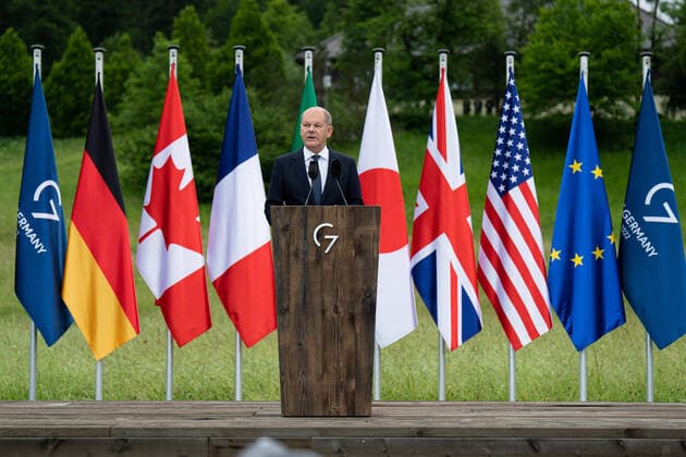 News Bilder des Tages Abschlusspressekonferenz des G7 Gipfel auf Schloss Elmau Aktuell, 28.06.2022, Schloss Elmau, Olaf Scholz Bundeskanzler Praesidentschaft G7 Deutschland im Portrait bei der Pressekonferenz zum Abschluss des G7 Treffen auf Schloss Elmau im Rahmen der deutschen Praesidentschaft Schloss Elmau Bayern Deutschland *** Closing press conference of the G7 Summit at Elmau Castle Current, 28 06 2022, Elmau Castle, Olaf Scholz Federal Chancellor Presidency G7 Germany in portrait at the press conference at the end of the G7 meeting at Elmau Castle in the context of the German Presidency Elmau Castle Bavaria Germany