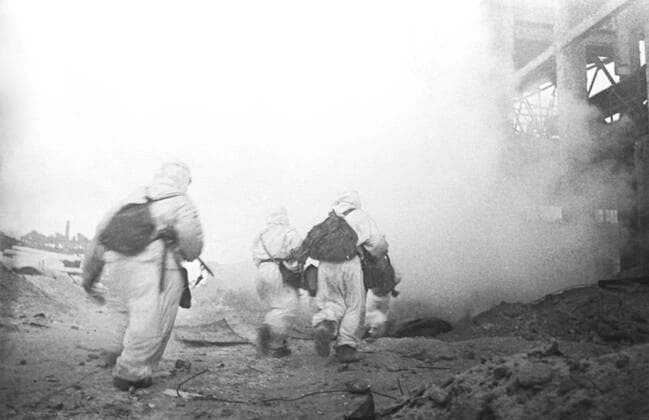 Great Patriotic War. Battle of Stalingrad 6046556 22.10.1942 The Battle of Stalingrad, July 17, 1942 - February 2, 1943. Fighting for Barrikady plant in Stalingrad, 15-23 October, 1942. Zelma Volgograd Russia  Copyright: xZelmax