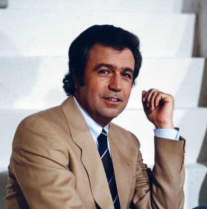 RAINER HOLBE Rainer Holbe, deutscher Fernsehmoderator, Journalist und Autor, Portrait, Deutschland, 1982. Rainer Holbe, German TV moderator, journalist and author, portrait, Germany, 1982., Deutschland Copyright: kpa UnitedArchives55042449 EDITORIAL USE ONLY