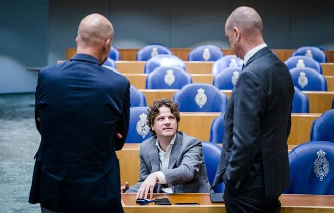 2022-06-29 11:12:09 THE HAGUE - (VLNR) Tjeerd de Groot (D66), Henri Bontenbal (CDA) and Gert-Jan Segers (ChristenUnie), during an extra regulation of activities in the House of Representatives. A majority of the House wants an emergency debate about the farmers protests. ANP BART MAAT netherlands out - belgium out *** 2022 06 29 11 12 09 THE HAGUE VLNR Tjeerd de Groot D66 , Henri Bontenbal CDA and Gert Jan Segers ChristenUnie , during an extra regulation of activities in the House of Representatives A majority of the House wants an emergency debate about the farmers protests ANP BART MAAT netherlands out belgium out  Copyright: xx x451107290x originalFilename: 451107290.jpg