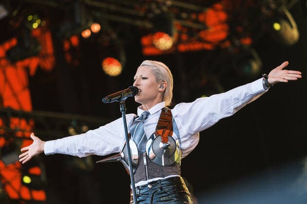 Drew Sycamore live at Roskilde Festival 2022, Roskilde, Denmark Roskilde, Denmark. 29th, June 2022. The Danish singer Drew Sycamore performs a live concert during the Danish music festival Roskilde Festival 2022 in Roskilde. Roskilde Denmark  Copyright: xGonzalesxPhoto FlemmingxBoxJensex
