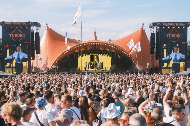 Drew Sycamore live at Roskilde Festival 2022, Roskilde, Denmark Roskilde, Denmark. 29th, June 2022. The Danish singer Drew Sycamore performs a live concert during the Danish music festival Roskilde Festival 2022 in Roskilde. Roskilde Denmark  Copyright: xGonzalesxPhoto FlemmingxBoxJensex