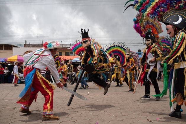 June 29, 2022: Traditional dancers of the Santiagos dance perform their steps during the patron saint festival in honor of Saint Peter - ZUMAqp1_ 20220629_zip_qp1_006 Copyright: xHectorxAdolfoxQuintanarxPerezx