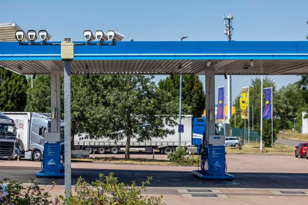 Überwachungskameras an der Aral Tankstelle in Lützen. 23.06.2022: Deutschland, Sachsen, Lützen.