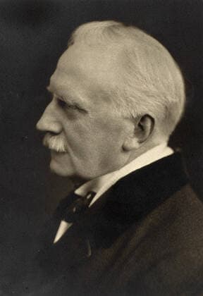 Frederick Foord Caiger. Photograph by Elliott & Fry. Copyright: xpiemagsx