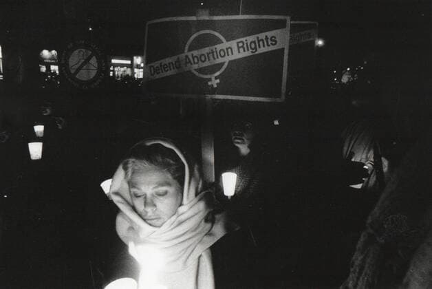 December 30, 1994, Boston Brookline, Massachusetts, U.S: Members of NOW, the National Organization of Women, march along Beacon Street in Brookline after the murder of two receptionists from separate abortion clinics. Boston Brookline U.S. - ZUMAm159 19941230_zap_m159_003 Copyright: xKennethxMartinx