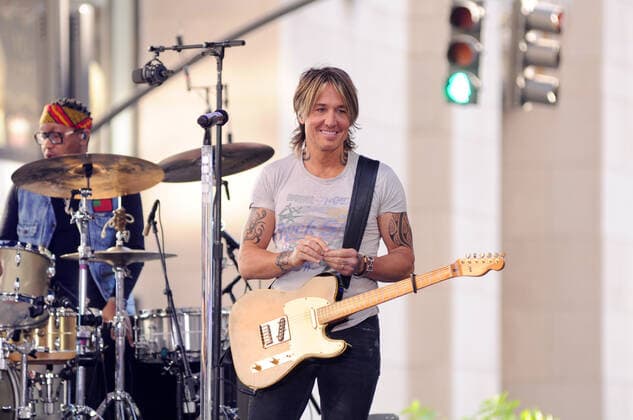 June 30, 2022, New York, United States: Keith Urban performs on the Today TV Show at Rockerfeller Center in New York City. New York United States - ZUMAs197 20220630_zaa_s197_058 Copyright: xEfrenxLandaosx