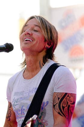 June 30, 2022, New York, United States: Keith Urban performs on the Today TV Show at Rockerfeller Center in New York City. New York United States - ZUMAs197 20220630_zaa_s197_073 Copyright: xEfrenxLandaosx