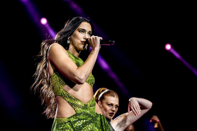 Dua Lipa live at Roskilde Festival 2022, Roskilde, Denmark Roskilde, Denmark. 30th, June 2022. The English singer and songwriter Dua Lipa performs a live concert during the Danish music festival Roskilde Festival 2022 in Roskilde. Roskilde Denmark  Copyright: xGonzalesxPhoto LassexLagonix