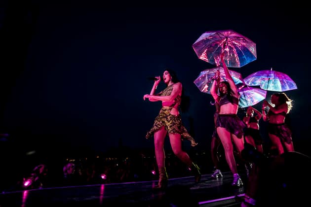 Dua Lipa live at Roskilde Festival 2022, Roskilde, Denmark Roskilde, Denmark. 30th, June 2022. The English singer and songwriter Dua Lipa performs a live concert during the Danish music festival Roskilde Festival 2022 in Roskilde. Roskilde Denmark  Copyright: xGonzalesxPhoto LassexLagonix