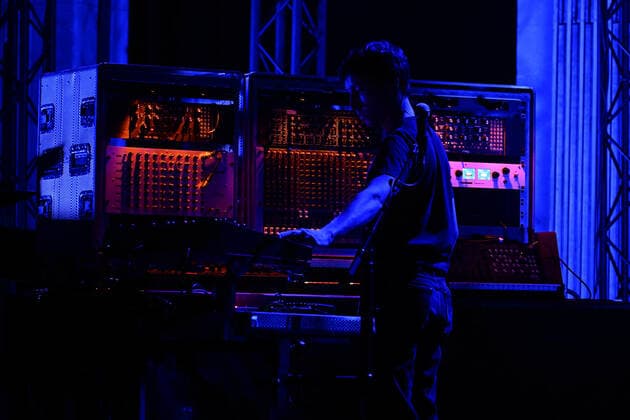 Gabriel Legeleux, dit Superpoze - Le Festival Fnac Live Paris en partenariat avec la Ville de Paris reprend ses quartiers d ete en plein coeur de la capitale. Co organise par la Fnac et la Ville de Paris, le festival revient enfin dans sa forme originelle du 29 juin au 1er juillet. Pour sa 11e edition, cet evenement unique et singulier au coeur de Paris proposera sur ses 3 soirees 29 concerts gratuits sur le Parvis de l Hotel de Ville ainsi que dans ses Salons. NEWS : Le Festival Fnac Live Paris 2022 - 30 06 2022 LionelUrman Panoramic 