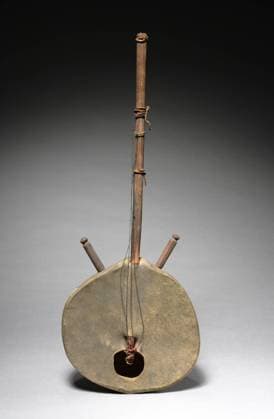 Mandoline, 1900s. Eastern Africa, Madagascar, 20th century. Wood, calabash, rawhide, and string; overall: 24.2 x 12.8 cm (9 1 2 x 5 1 16 in.). piemagsclevelandart131021-28207 Copyright: xpiemagsx