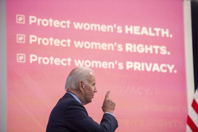 News Themen der Woche KW26 News Bilder des Tages President Joe Biden holds a virtual meeting with governors to discuss efforts to protect access to reproductive health care in the South Court Auditorium of the White House in Washington, DC on Friday, July 1, 2022.  WAP20220701303 BONNIExCASH