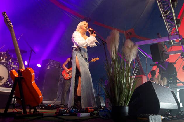 STOCKHOLM 20220701 Jána performs during the Lollapaloozafestival at Gärdet in Stockholm on Friday STOCKHOLM SWEDEN x11930x  Copyright: xMagnusxAnderssonx xTTx LOLLAPALOOZA STOCKHOLM 2022