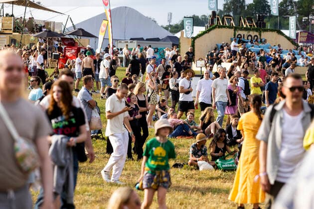 STOCKHOLM 20220701 Festival visitors during the Lollapaloozafestival at Gärdet in Stockholm on Friday STOCKHOLM SWEDEN x11930x  Copyright: xMagnusxAnderssonx xTTx LOLLAPALOOZA STOCKHOLM 2022