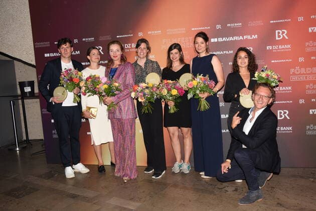 Entertainment Bilder des Tages Preistraeger mit Diana Iljine Christoph Groeger Filmfest Muenchen Muenchen 01.07,2022 HFF-Foerderpreis Neues Kino Verleihung Muenchen
