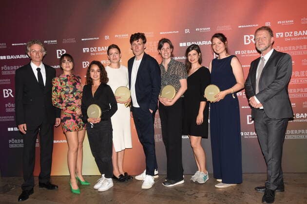 Ingo Fliess Jury Amila Bagriacik Jury mit Preistraegen Soehnke Wortmann Jury Muenchen 01.07,2022 HFF-Foerderpreis Neues Kino Verleihung Muenchen