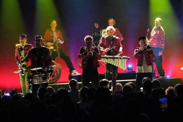 01.07..2022 xkhx Kassel Kulturzelt Konzert Techno Marching Band MEUTE elf Schlagzeuger und Hornisten aus Hamburg
