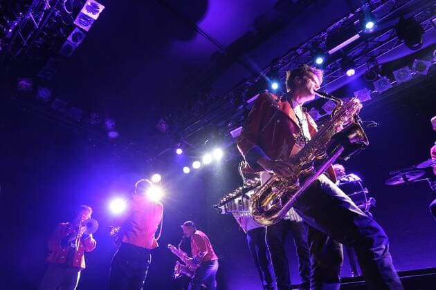 01.07..2022 xkhx Kassel Kulturzelt Konzert Techno Marching Band MEUTE elf Schlagzeuger und Hornisten aus Hamburg