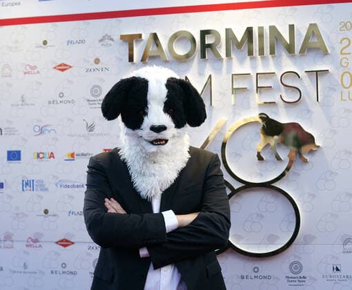 Entertainment Themen der Woche KW26 Entertainment Bilder des Tages Taormina Film Fest 2022 - Day 7 Cosimo Gomez on the red carpet of the Taormina Film Fest on the last evening of the festival with the award ceremony and the tribute to Ennio Morricone. 68th Taorminafilmfest, Taormina (ME), Italy - July 02, 2022 Taormina ME Italy  Copyright: xGabrielexMaricchiolox originalFilename: maricchiolo-gabriele220702_npi6x.jpg