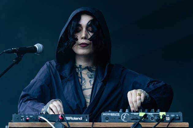 Kelly Lee Owens Roskilde, Denmark. 02nd, July 2022. The Welsh singer, musician and music producer Kelly Lee Owens performs a live concert during the Danish music festival Roskilde Festival 2022 in Roskilde. Roskilde Denmark  Copyright: xGonzalesxPhoto ErlingxBrodersenx